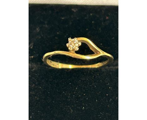 9ct Gold diamond solitaire ring Weight 1g Size K 