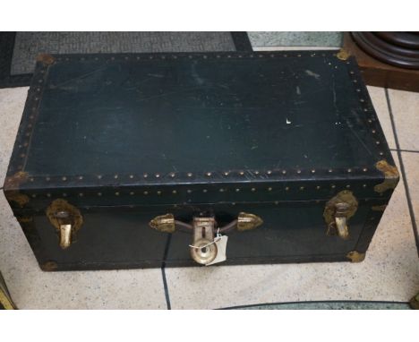 Good quality vintage travel trunk 