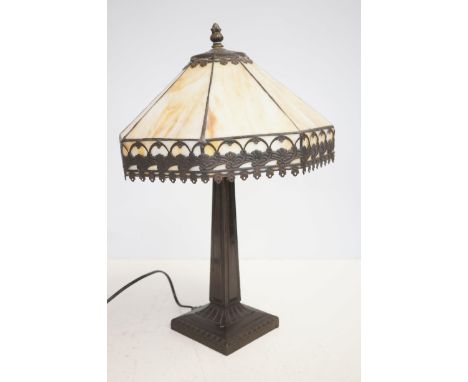 Tiffany style table lamp 