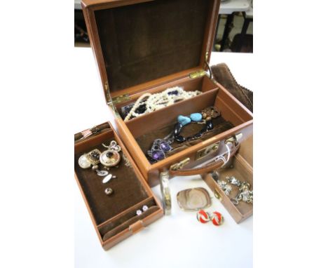 Tan leather jewellery box & contents to include costume jewellery , Silver & Gold