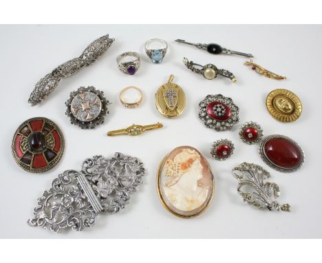 A QUANTITY OF JEWELLERY including a Victorian gold locket pendant, a red guilloche enamel and paste set brooch with similar c