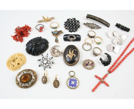 A QUANTITY OF JEWELLERY including an opal and half pearl crescent and star brooch, a moonstone star brooch, a coral cruciform