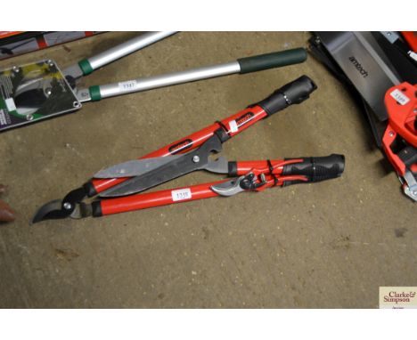 A lopper, shear and secateur set (23)