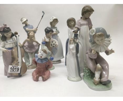 A collection of 10 Nao figures