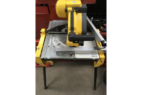 A Dewalt Bench Saw Dw743 Untested