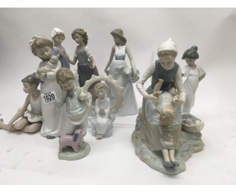 A collection of 10 Nao figures