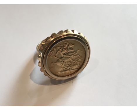 A 9ct Gold Gents ring set with a 1966 Sovereign, total weight 15g approximately.