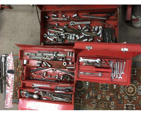 A Snap-on (Snapon) toolchest together with two toolboxes containing various tools including Britool, King Dick etc spanners a