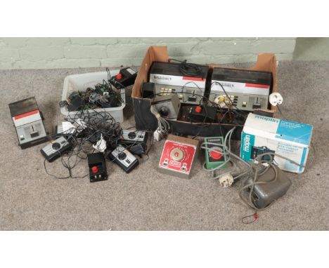 A box of assorted model railway electrical equipment to include several Zero-1 power control units, H&amp;M Clipper, Trix, Fl