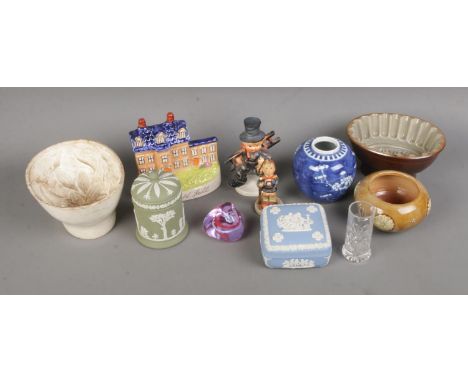 A collection of ceramics, glassware and stoneware to include Royal Doulton Pot Pourri, Wedgwood Jelly Mould, Caithness Pebble