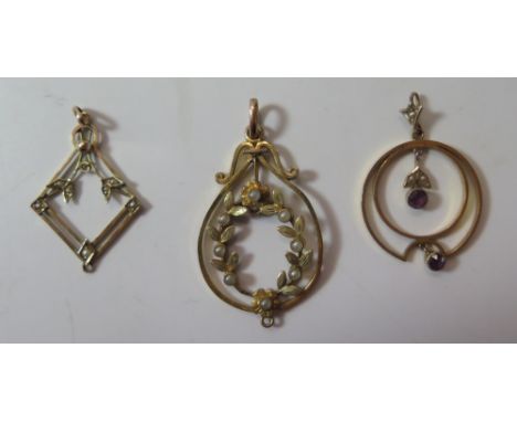 Three 9ct Gold and Pearl Set Pendants (one with amethyst), 5.5 g