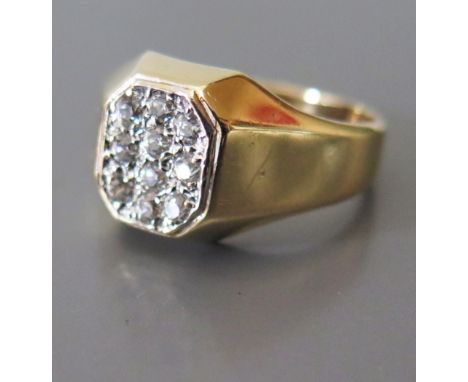 A 9 ct Gold Gent's Ring, size Q, 4.4 g