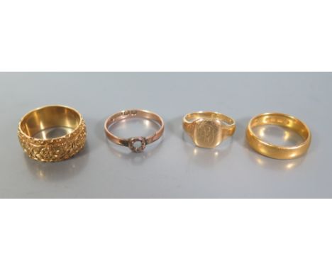 A 22 ct Gold Wedding Band (size J.5, 5.1 g), a Chester 1907 18 ct gold band with foliate decoration (size L, 7 g), 18 ct sign