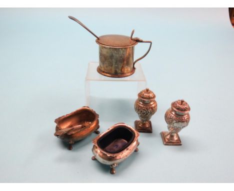 Small silverware, cylindrical mustard pot with hinged cover, Hutton & Sons, Sheffield, 1900, pair of salts, pair of bead-patt