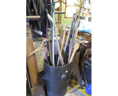 Collection of assorted tools, spades, axes, garden rakes etc. (B.P. 24% incl. VAT) 