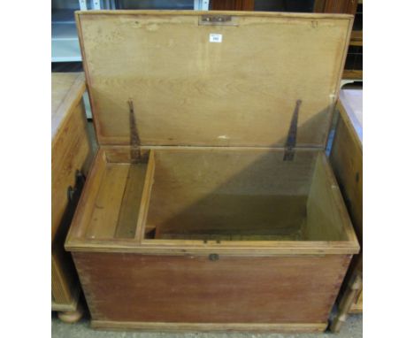 Vintage pine trunk with metal carrying handles. (B.P. 24% incl. VAT) 