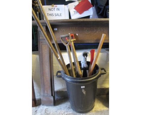 Collection of tools to include; forks, spades etc. (B.P. 24% incl. VAT) 