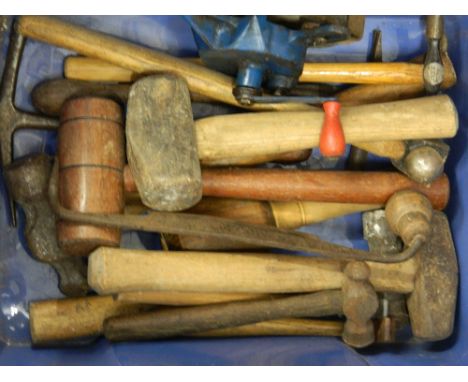 A quantity of tools, etc.