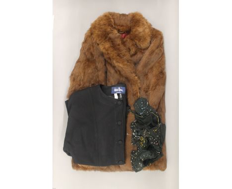 A small quantity of vintage clothing.