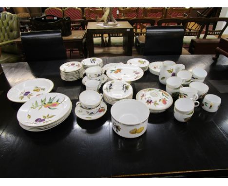 Large collection of Royal Worcester Evesham pattern