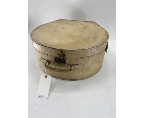 A vintage pig skin hat box 45 x 42 x 20cm 