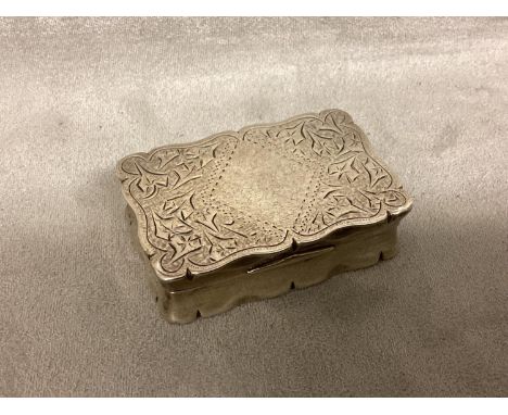 A Sterling silver pocket snuff box with chased decoration by Joseph Gloster, Birmingham 1899, 48g 