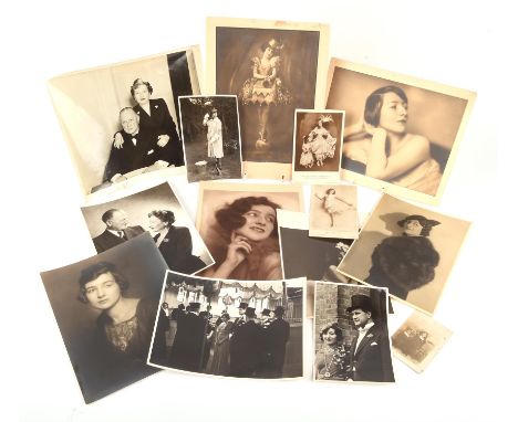 Photographs: YVA, Frieda Getrud Reiss, László Willinger, 1920s-30s, and others - thirteen photographs of dancer Lore Sello, c