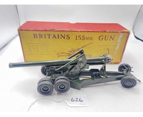 Britains - Set 2064 [2nd 1953 version] - U.S. 155mm Gun M1, comprising: Gun in Matt Khaki Green Finish, 2 Wheel Trail Carriag