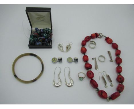 Collection of jewellery, including a pair of Sterling silver drop pendant earrings in the form of teardrops, stamped 925 and 