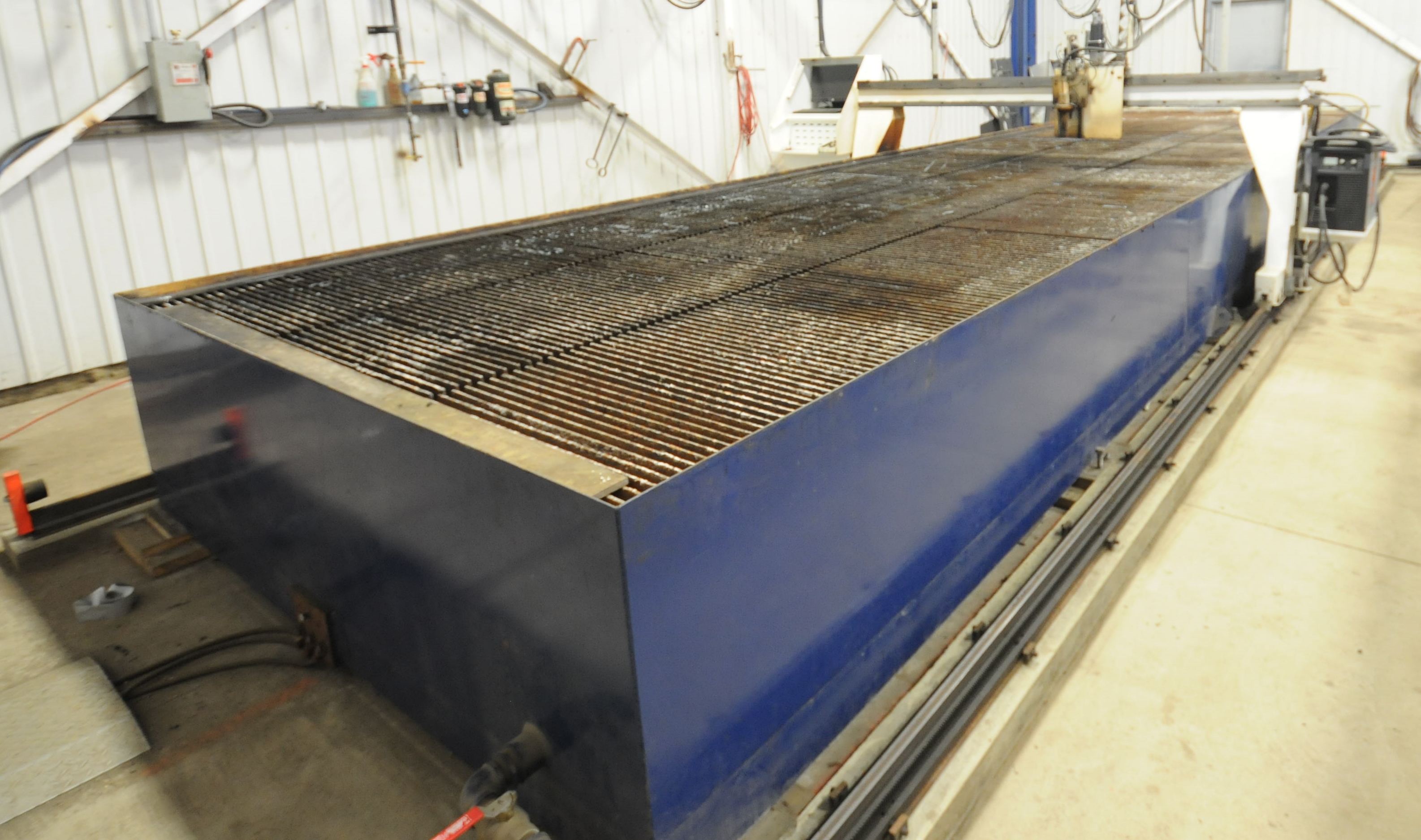 GLOBAL/HYPERTHERM CNC PLASMA BURN TABLE WITH HYPERTHERM POWERMAX 105