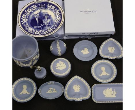 Collection of Wedgwood blue jasperware. UK P&amp;P Group 3 (£30+VAT for the first lot and £8+VAT for subsequent lots) 