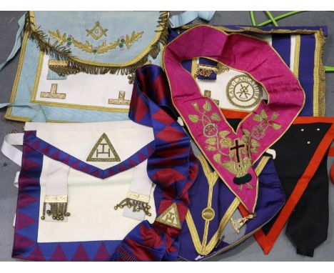 Collection of mixed Masonic regalia. UK P&amp;P Group 2 (£20+VAT for the first lot and £4+VAT for subsequent lots) 
