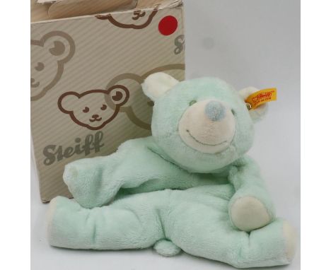Boxed small Steiff bear, no certificate, box has wear. UK P&amp;P Group 2 (£20+VAT for the first lot and £4+VAT for subsequen