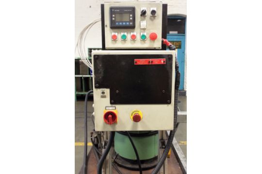 Rna Vibratory Bowl Feeder Skid Mounted For Portability Type