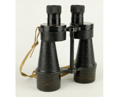 Pair of WWII Bino Prism No.5 MK 11 x7 field binoculars Regd. No.22063 1940 with arrow, central hinge inscribed Cpt. R Maxwell