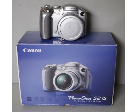Canon S2IS digital camera with case and accessories