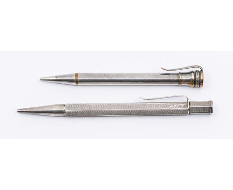A Walker & Hall silver cased mechanical pencil, Birmingham 1966, with hexagonal engine turned barrel, length approx 12cm toge