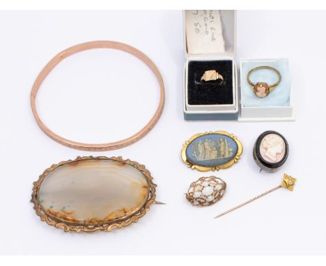 A diamond set 15ct gold cravat pin, diamond shaped mount with applied decoration to a 9ct gold pin, total gross weight approx