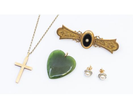 A collection of jewellery to include a 9ct gold cross, length approx 35mm, on a 9ct gold chain, length apporx 43cm, weight ap