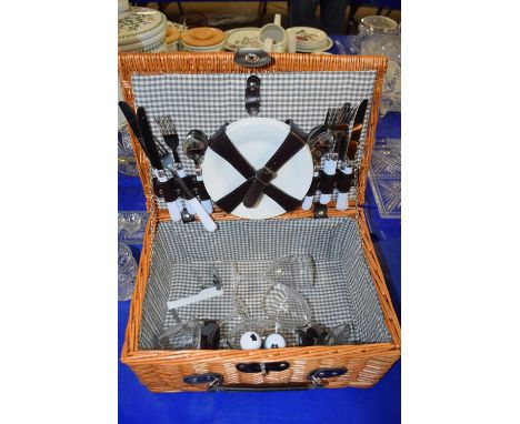 Modern fitted wicker picnic hamper
