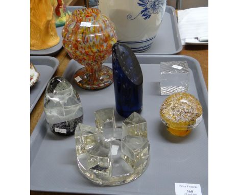 Tray of glassware to include: Murano style pedestal pot, various paperweights; Caithness 'Cascade', mushroom shaped 'Kosta' p