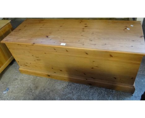 Modern pine blanket box/trunk of plain rectangular form.  (B.P. 21% + VAT) 