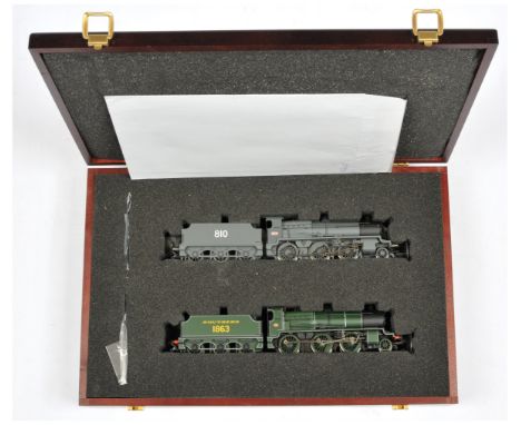 Bachmann OO Gauge N Class Twin Loco Set comprising of 2 versions of the 2-6-0 Locomotive, the first being The South East and 
