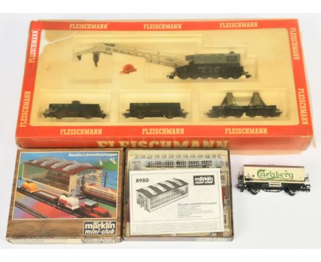 Fleischmann &amp; Marklin HO Small group of items. Comprising Fleischman 5597 Breakdown Crane + 3x support trucks, Marklin un
