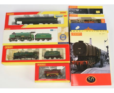 Hornby China OO Group of Diesel &amp; Steam Loco's + Catalogues. To include R3287TTS BR Green 47401 Class 47 diesel DCC#46 fi