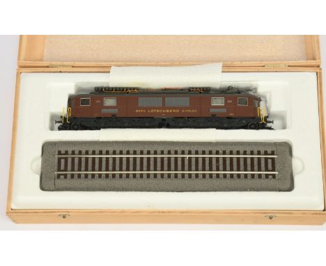Roco HO Gauge (Museums Edition) Ref 43711 1-C-C-1 Ae6/8 Pantograph Locomotive Bern-Lotschberg-Simplon 205. Condition is Mint 