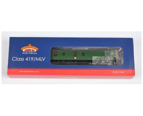 Bachmann OO Gauge 31-265 SR Motor Luggage Van. Condition is Mint in Excellent box and outer sleeve.&nbsp;
