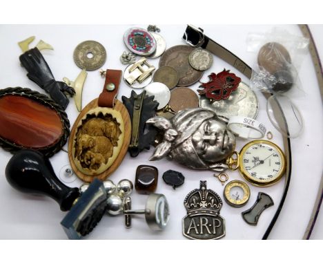 Mixed collectables including a silver ARP badge, miniature compass, pendant watch and various vintage costume jewellery. P&am