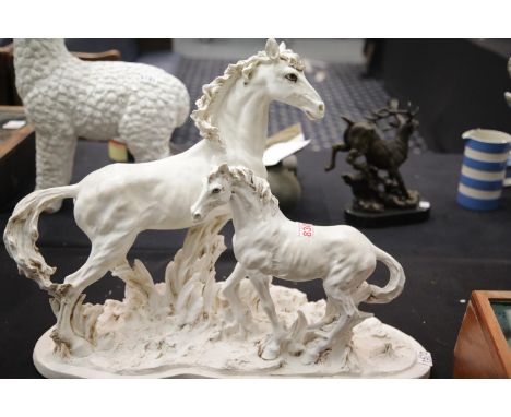 Large ceramic mare and foal study. H: 55 cm. Not available for in-house P&amp;P. 