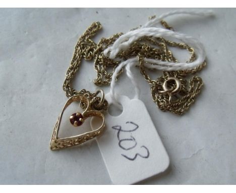 9ct heart pendant on 9ct chain 3.4g     
